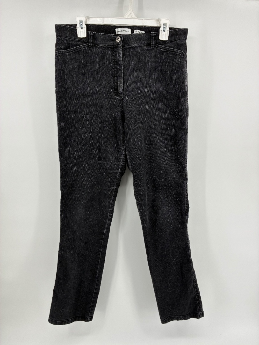 MASSIVE $10 SALE Women’s Black Slim Fit Jeans - Northern Reflections Essential S